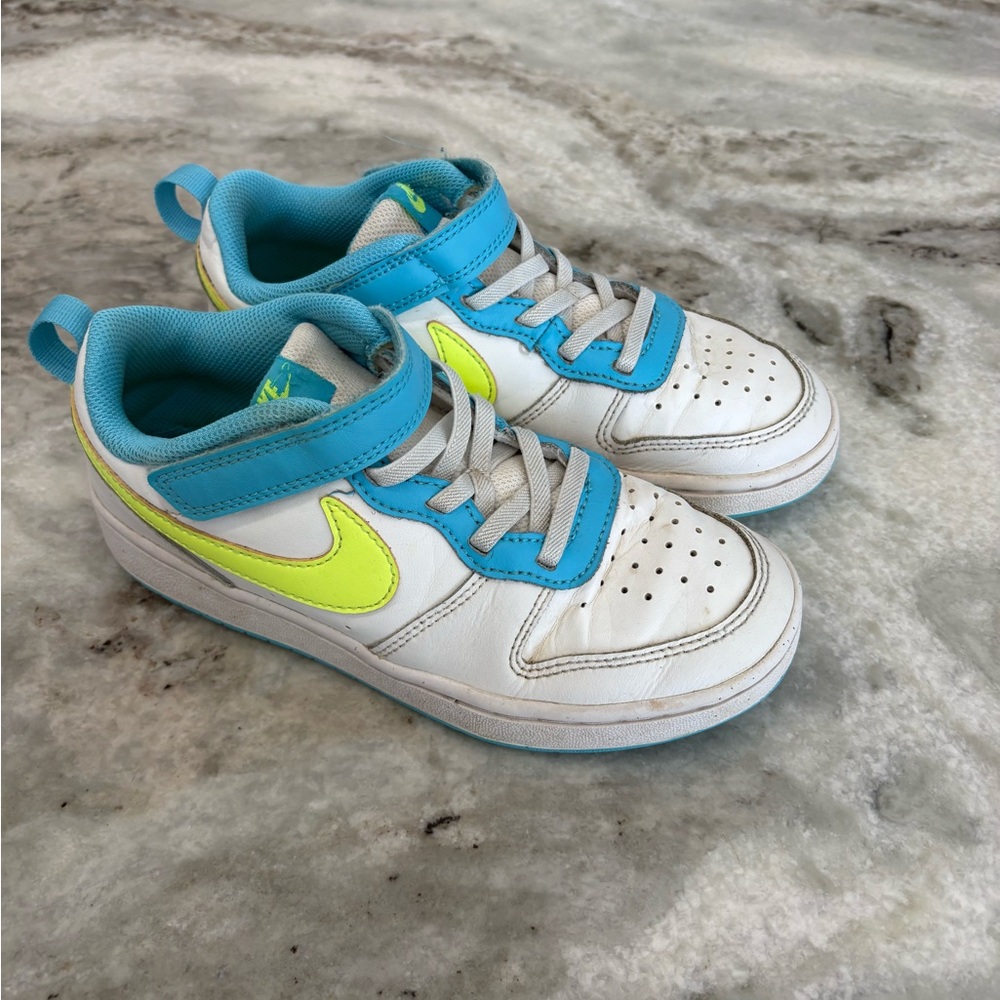 Nike Court Borough Low 2 PSV sneakers 'White Baltic Blue Volt' Sz 2Y
